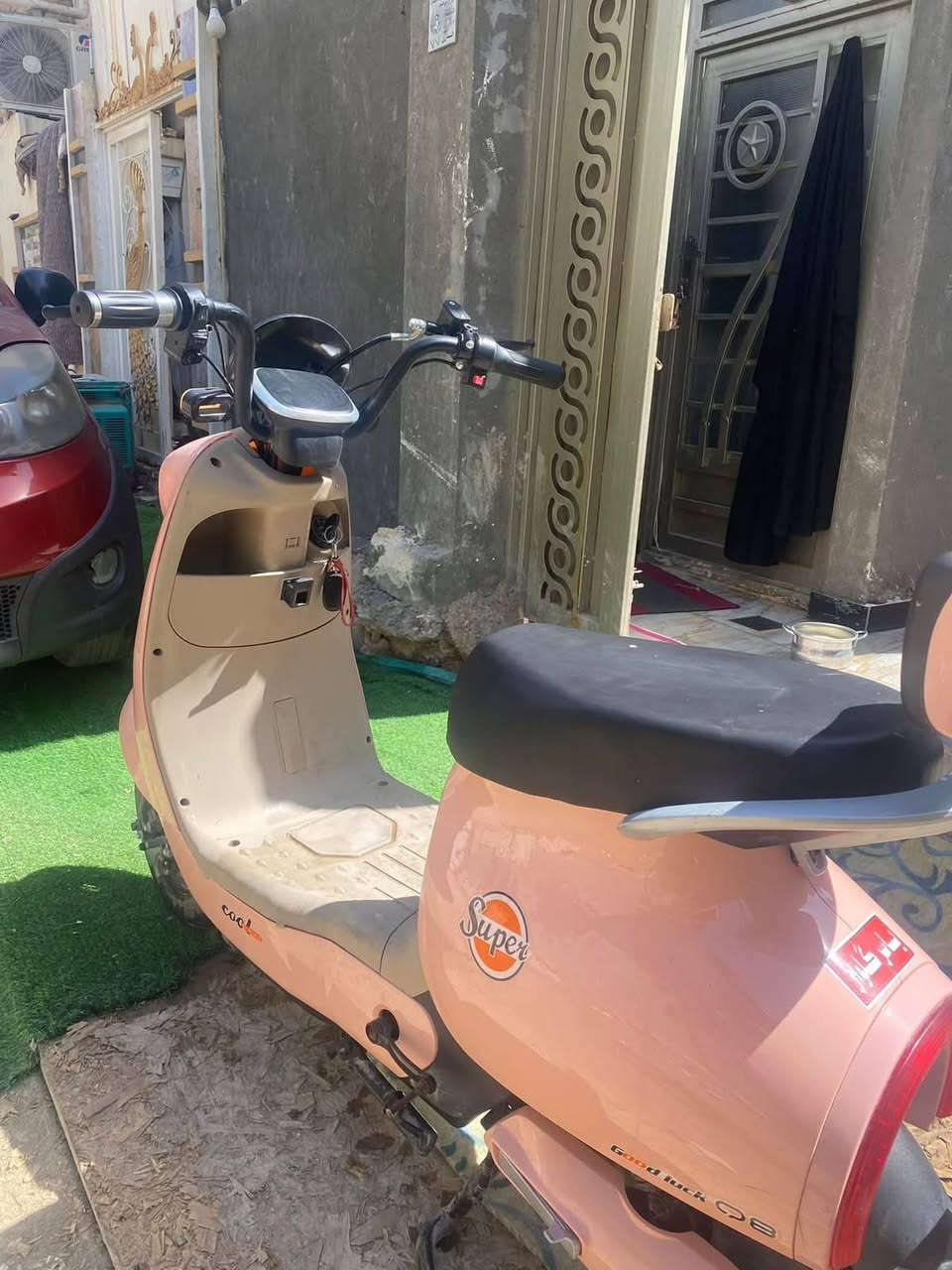 السلام عليكم دراجه شحن للبيع 

اربع بطاريات ما مدبلات..
موديل حديث🛵
لون مميز ونادر 
تايرات جديد  ..كهربائيات كله شغال مشتريها ب600 من ياسر كلواز روح لسوك واسال وشوف سعرهن
السعر250الف  
الشراي يجي خاص  
شخوط خفيفة جداً.✨ 
شغاله بس بصمه 

***********
