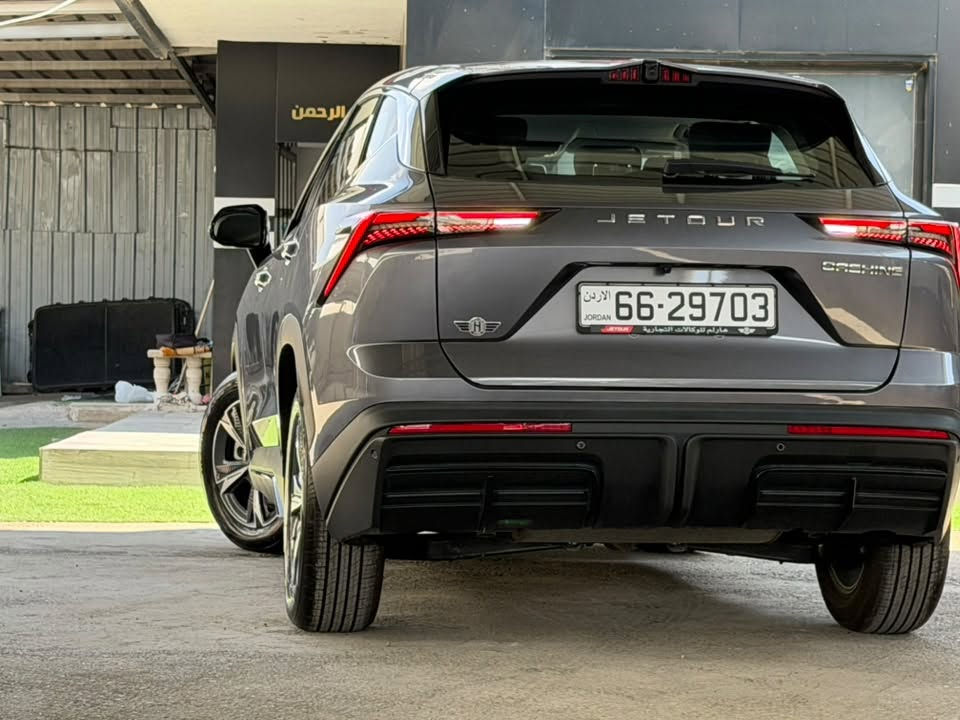 JETOUR DASHING 2026
عداد km 2000 فقط لم يستعمل بعد بحالة الوكالة حرفياً بدون اي مشاكل او حوادث
وارد و كفالة الوكيل هارلم للوكالات التجارية
اللون: فيراني
أبرز المواصفات والتجهيزات:
• تصميم خارجي رياضي وعصري
• شاشة عدادات رقمية
• شاشة ترفيه ذكية
• شحن لاسلكي سريع 40W
• نظام صوت ب 8 سماعات
• كاميرات
• أنظمة مساعدة للقيادة
• فرملة طوارئ أوتوماتيكية AEB
• تحذير مغادرة المسار
• تنبيه التصادم الجانبي الخلفي
• حساسات ركن
• مقصورة داخلية عصرية وفاخرة

• أنظمة سلامة متطورة
• راحة ومساحة ممتازة للعائلة والاستخدام
اليومي
اللون الفيراني يعطي السيارة حضور مميز وفخم على أرض الواقع.
موديل 2026 - شكل جديد، مواصفات
قوية، وحضور مختلف
للاستفسار: 0795847878
