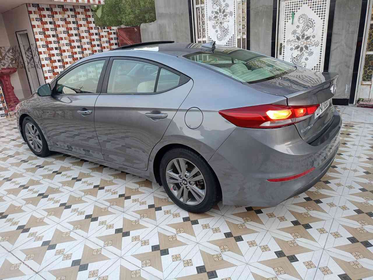 سلام عليكم   النترا 2018 رقم ذي قار حره تحويل ثاني يوم وارد أمريكي حادثه تبديل بنيد فقط بدون دواخل والباقي ليبل واحد لاضربه لاتبديل لافتح لاصبغ مكينه 2000دوش شرط مامفتوحه لاتبخير ولاتنقيص كير حداديه تبريد ثلج تدفئه شغاله كهربائيات كله شغاله حجئر صالنصه موجود بلادي ماشيه 70 الموصفات فول واحد على واحد بصمه تشغيل بصمه أبواب بصمه جنطه فتحه بلقماره شاشه لمس بلاد كامره دواره فول تحكم جهتين مثبت سرعه مانع انزلاق تقليل وقود حساسات اشاير بلمري تحكم امرايات دواخل لون عسلي تدفئه بلكشنات ويل كب تخم تاير جديد مكاني شطره  السعر 119 وبيه مجال***********
***********
