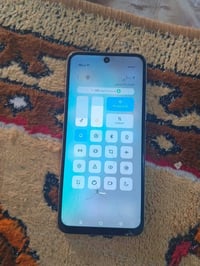 انفنكس هوت 20 • ١٢٨ • شاشة مكسورة