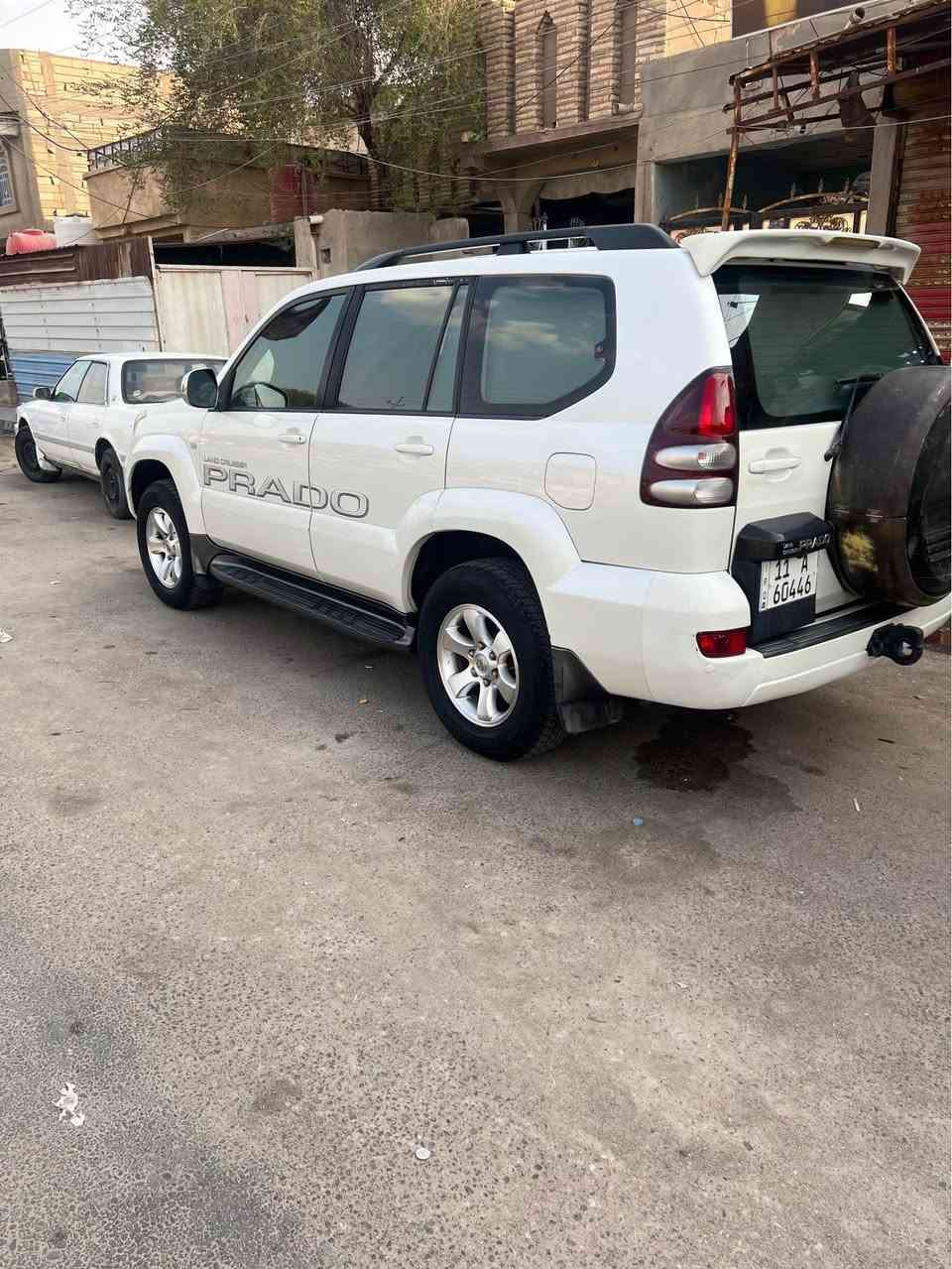 سلام عليكم سياره برادو ٢٠٠٩سياره. مكفوله ضربه وتبديل 
بيه صبغ مكان الخطه فقط ولباقي كفاله  سياره جاهزه للاخير  ومابيه نقص السعر ١٥٠ وبيه مجال قليل وهاذ رقم رقم راعيه *********** البصرة, العراق
