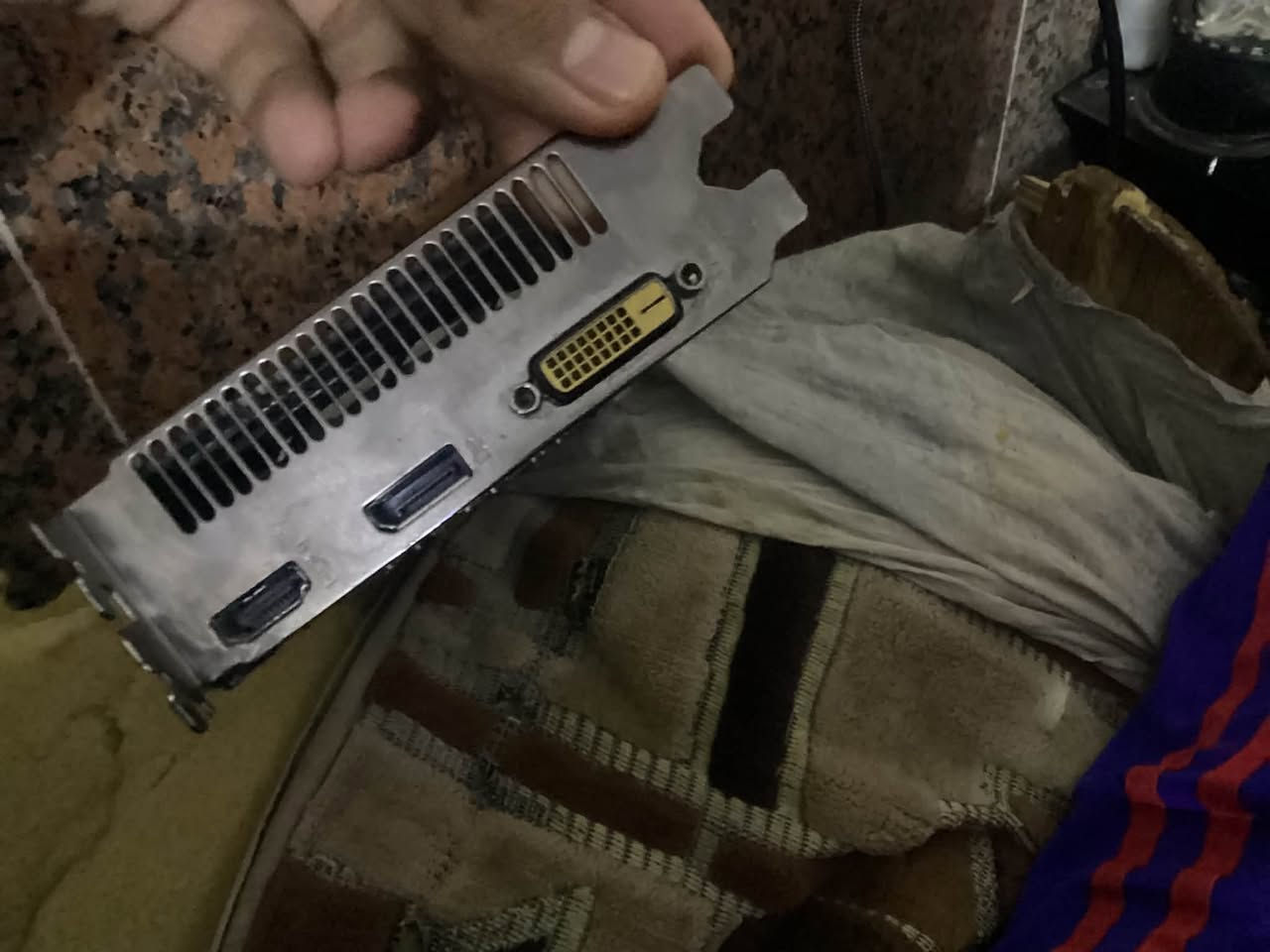 سلام عليكم اخوان كرت شاشه 1050 2كيكا للبيع مستخدم اخوان الكرت يشتغل بس مايعرض صوره مثل ما موضح بل فيديو ابيعه عله وضعه سعره 30 قفلعنوان كربلاء توصيل فقط داخل كربلاء *********** خاص او واتساب
