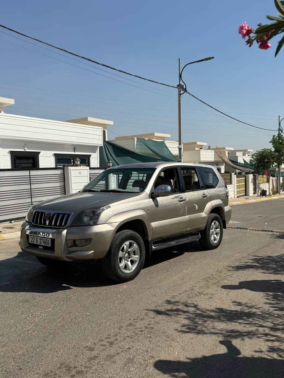 برادو موديل 2005 أربيل شرط تحويل وكالة محرك 6سلندر كير ومحرك بل شرط بيها قطعتين صبغ بدون دواخل وبيها شوية بارد سعرة 92وبيها مجال *********** كركوك, العراق
