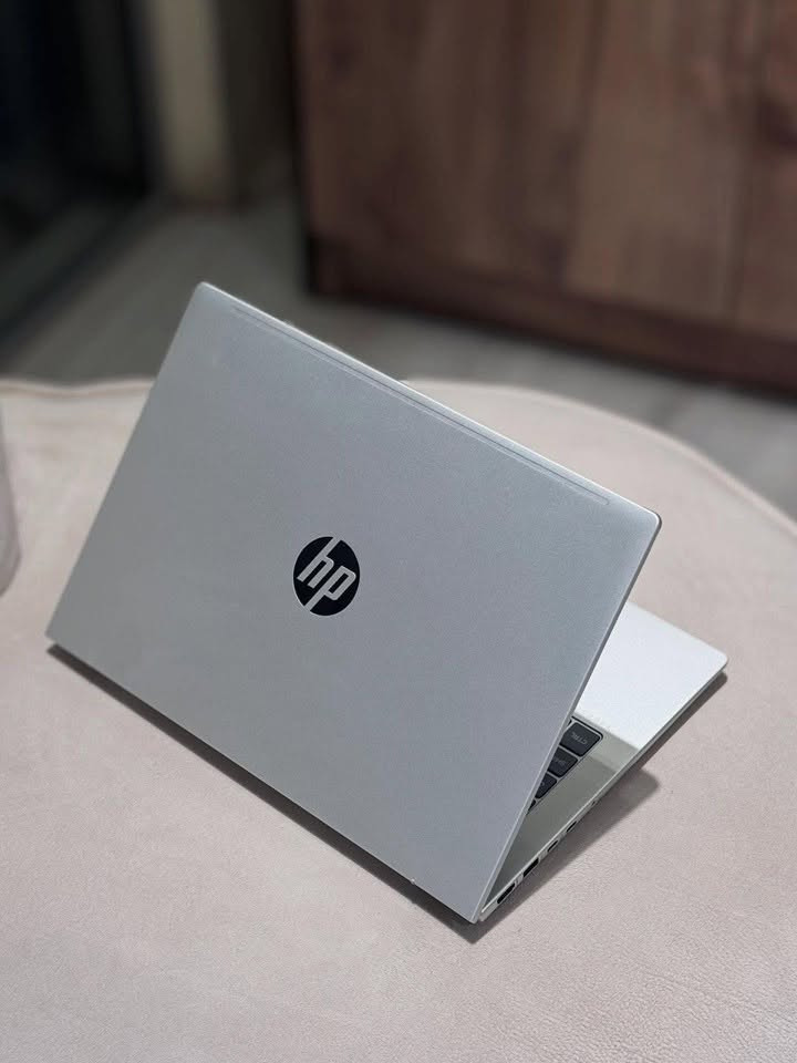 لابتوب hp مستخدم بنضافه عالية مناسب للاستخدام الشخصي او المكتي او للطلاب
*معالج Core i5  الجيل الثامن
*الشاشة 15,6
*الرام 8 كيكا
*هارديسك 128كيكا  SSD
*كيبورد عربي انكليزي ضوئي 

لابتوب ڪلش كلش نضيف
🔥🔥السعر كلشش مناسب🔥🔥
للتواصل: ***********
