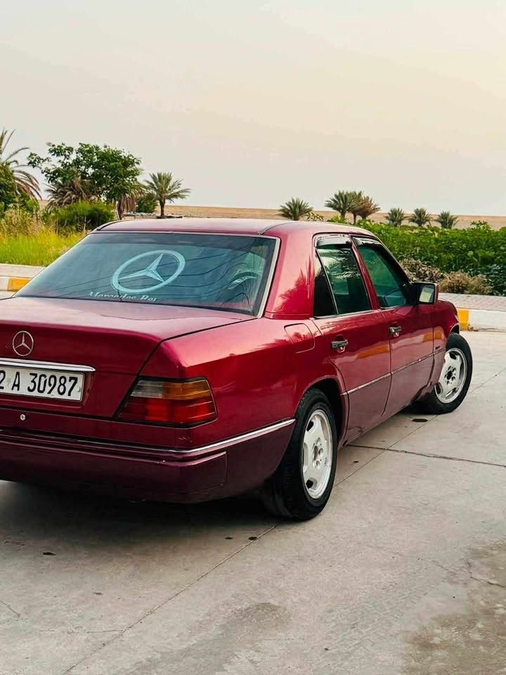 مرسيدس موديل 1990 🚘
📋 سنوية لغاية 30
👤  وكالة أو تحويل
📍 قواعده بلاد
✨ شاشة | تبريد | كاميرا
🔑 السيارة بدون عيب 
💰 السعر: 54
📍 المكان: ديالى
📞 *********** واتساب
