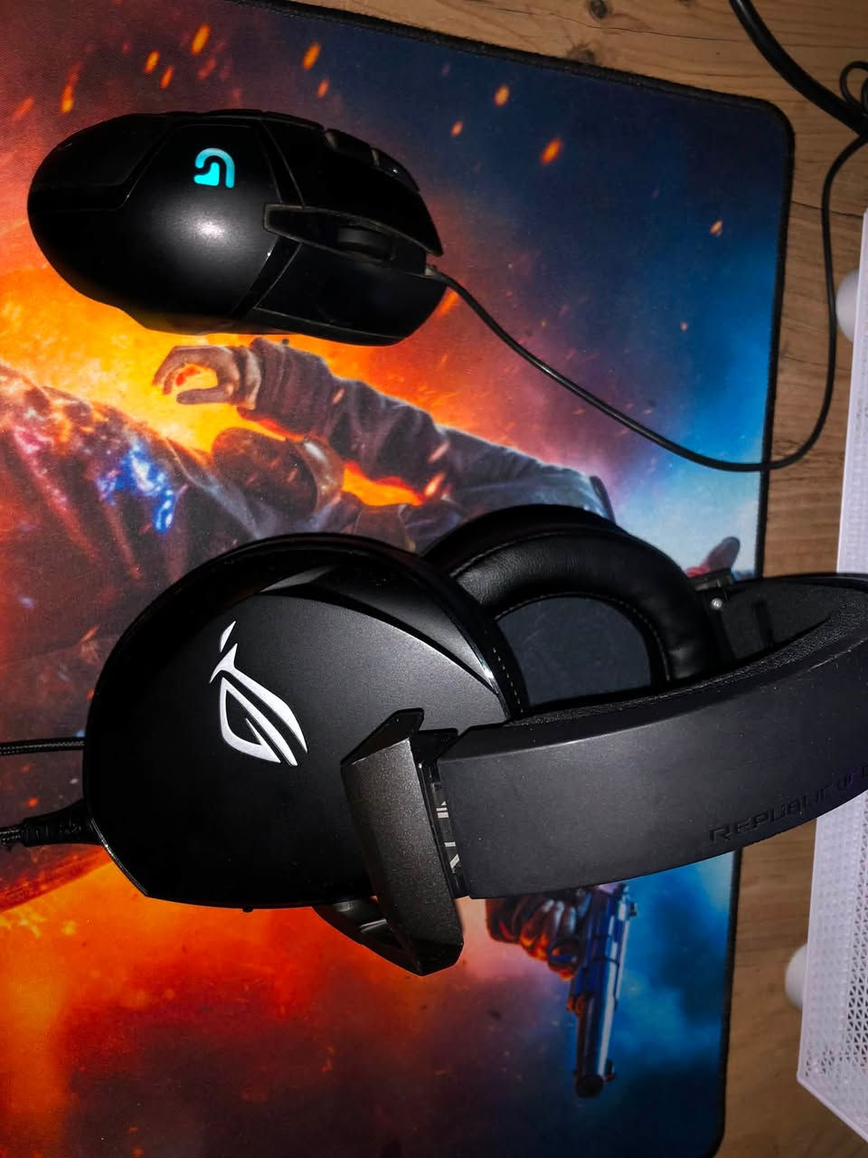 للبيع   2,000,000  و بيها مجال جوه السوك والله

اقرأ المنشور كامل 
  استخدام  3 اشهر فقط – Gaming Setup كامل 

🖥️ التجميعة مناسبة للمونتاج و التصميم و للألعاب القوية تشغلك 2k بكل سهولة 

✅ المعالج: Intel Core i5-14400F (10 Cores / 16 Threads)
✅ كرت الشاشة: ASUS Dual GeForce RTX 4070 12GB
✅ اللوحة الأم: ASUS PRIME H610M-K D4 ARGB
✅ التبريد: DeepCool AG400 ARGB White
✅ الرام: 32GB DDR4 3200MHz (2×16GB) Dual Channel
✅ التخزين: Crucial NVMe M.2 SSD 1TB PCIe Gen4
✅ مزود الطاقة: FSP Hydro Pro 700W 80+ Bronze Semi-Modular
✅ الكيس: XIGMATEK ALPHARD White ARGB (Tempered Glass + ARGB Fans)

🎮 الملحقات

🖥️ الشاشة: Samsung Odyssey G5 – 27" Curved QHD (2K) – 144Hz

⌨️ الكيبورد: Redragon K569 RGB Mechanical Gaming Keyboard

🖱️ الماوس: Logitech G402 Hyperion Fury Gaming Mouse

🎧 السماعة: ASUS ROG Theta Electret Gaming Headset

🎁 هدايا مجانية البيع

🎁 Mouse Pad Gaming
🎁 Gaming Desk (ميز)
 🎁 الماوس: Logitech G402 Hyperion Fury Gaming Mouse

📍عنواني بغداد - الغزالية  (***********) متوفر واتساب و خاص
