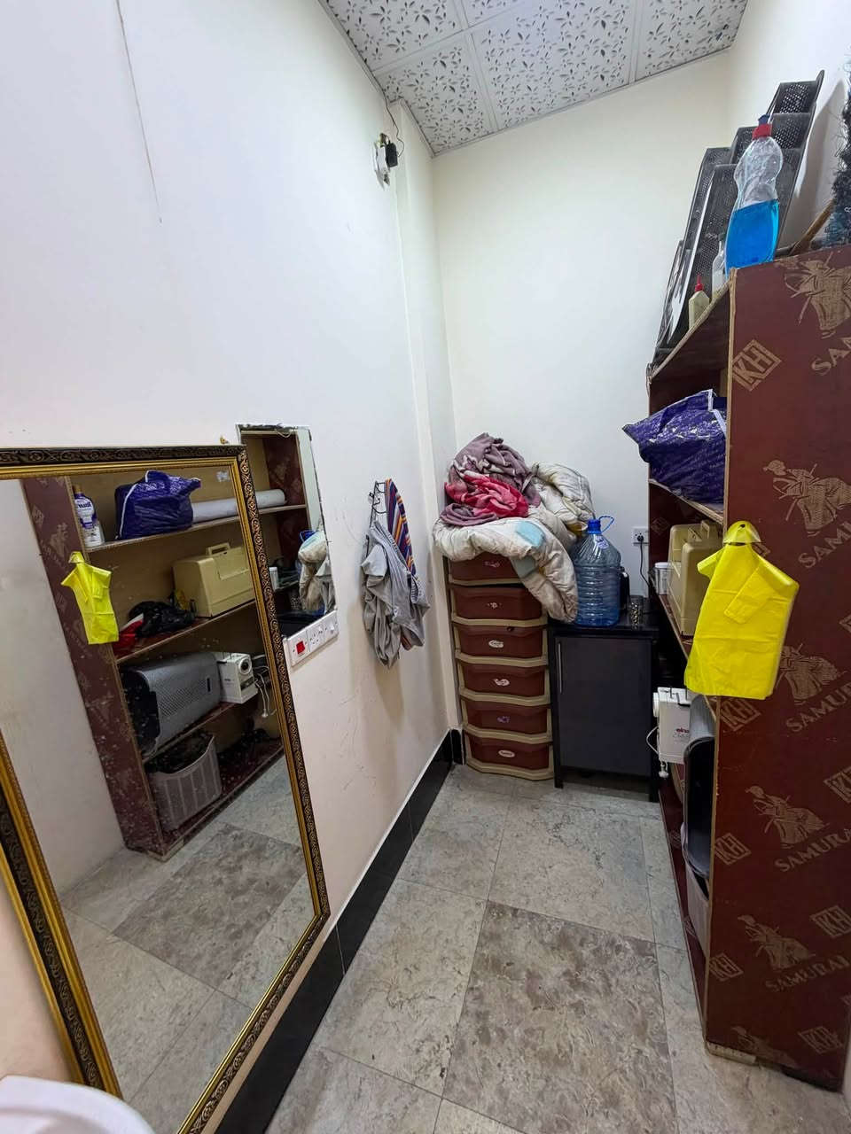 محل خياطه للبيع بسعر مناسب جاهز من كلشي العنوان زيونه شارع العاب بغداد قرب ماركت ابو حمزه المحل بيه معاميل وشغال سبب البيع انتقال لغير محافظه للاستفسار 
***********
