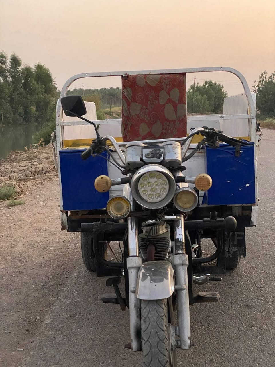 السلام عليكم ستوتات ٢ كفالا عامه اي نقص مابيهن موديل ٢٣ وحده ٢٢ شرط شاصي ركبه محرك ٢٤ جديد اي نقص مابيهن أوراق ٧ اصليات ستوته كهربايات كلا شغالا تايرات جدد  بدي مغلف فعل عالي قلاب نضافه فول سعر لوحده مليون و٣٥٠ بيه مجال رقمي ***********
مكاني ديالى سراجق  طريق  دلعباس
