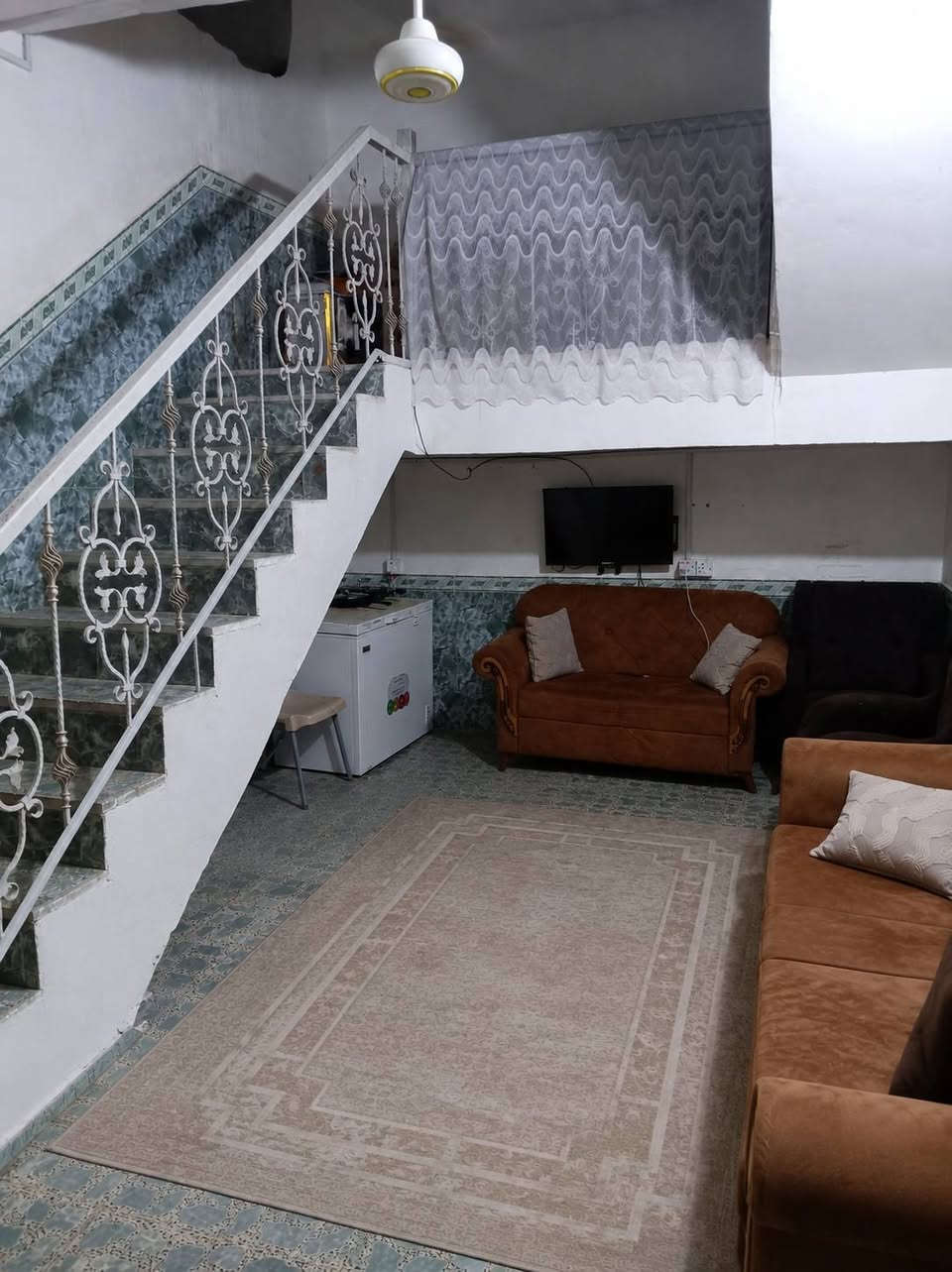 بيت لبيع حي الأمين البيت مساحته 125 يتكون البيت من+البيت ركن داخل شارع صيدليه العطاء الصفراء (مقابيل أسواق رئوف
غرفه نوم *
صاله"
استقبال *
ومطبخ *

لتواصل *********** يوجد واتساب
بيت لبيع حي الأمين البيت مساحته 125 يتكون البيت من+البيت ركن داخل شارع صيدليه العطاء الصفراء (مقابيل أسواق رئوف
