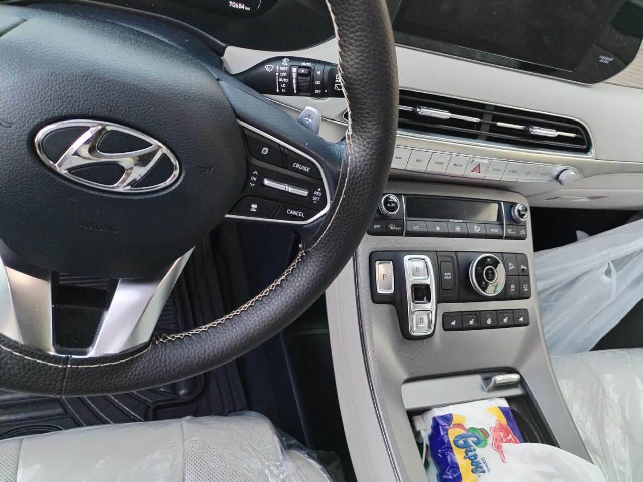 السلام عليكم
هونداي بلاسايد  2021

 أعلى فئة (كلاكرافتي)
 دفع رباعي HTRAC
 بانوراما
 كاميرات 360° وحساسات
 شاشة اماميه 
 ضرر بسيط باب السايق وونص الجاملغ لايسر بدون دواخل
 سيارة جاهزة للاستخدام 
السعر:  250 ورقه وبيها مجال
العنوان بغداد العامريه 
لاتصال ***********
