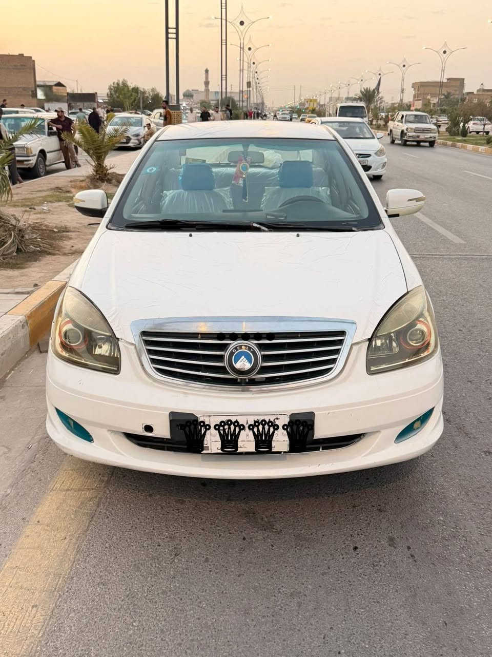 السلام عليكم
« جلي موبل 2013.
« رقم بغداد سنوية ل 2028.
« مكينة بلادية گير عادي مكفولات. 
« تبريد ثلج منظومة جديدة. 
« دوشمة عامة ارضية جلد. 
« شاشة + كامرة + حساسات خلفية. 
« كهربائيات كلها شغالة وجديدة. 
« بدون ضربة بدون صبغ بدون تبديل فقط خياسات قليلة بالداير ملگطه السيارة كفالة. 
« سيارة جاهز وجديدة احلئ من الصور. 
« سعرها 53 بيها مجال بسيط. 
« مكانها ناصرية مركز. 
« ه‍ ***********
مكلف بالنشر اتصل ع الرقم 
م/ لتدخل خاص مامتواجد
