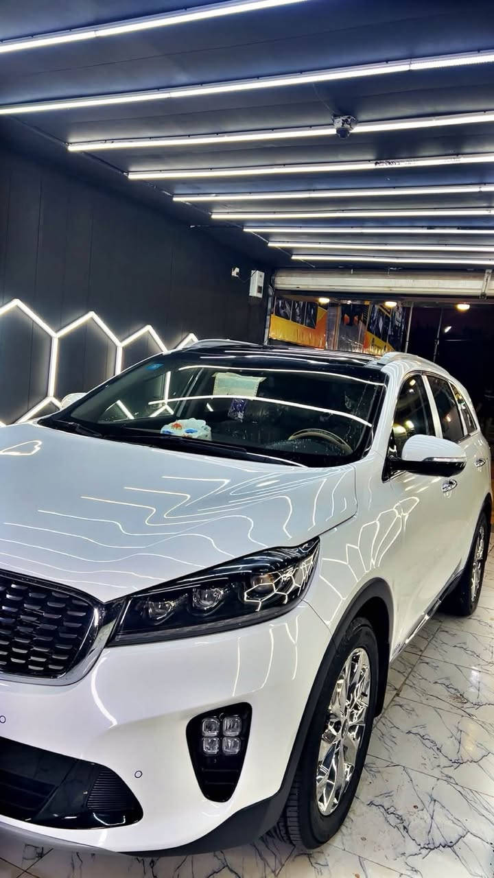 🇰🇼 كويتي – فول مواصفات
✨ المواصفات: • 5 كاميرات 📷
• كامرة أفقية
• بانوراما ☀️
• تحكم جهتين
• حساسات جميع الاتجاهات
• دفع رباعي 4×4 فور ويل
• ويل كب 5 قطع
• جلد جميع الكشنات
• كراسي أمامية كهربائية
• تدفئة وتبريد للكراسي الأمامية ❄️🔥
• رقم بغداد تحويل ثاني يوم 
• تايرات جديدة حتى السبير 🛞
🔧 الحالة: المحرك والحدادية على وضع الشركة
السيارة بيها فقط بارد قليل بلباب الايسر الخلفي، والباقي كفالة عامة.
📍 العنوان: كربلاء – 
📞 للاستفسار والتواصل: ***********
🔥 سيارة فول مواصفات وبحالة ممتازة، جاهزة للاستخدام 🔥
