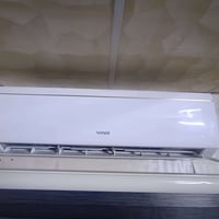 سبلت للبيع انفيرتر تحكم  الوادي طن ونص منصوب داخل عيادة مشتغل سنة وحدة...