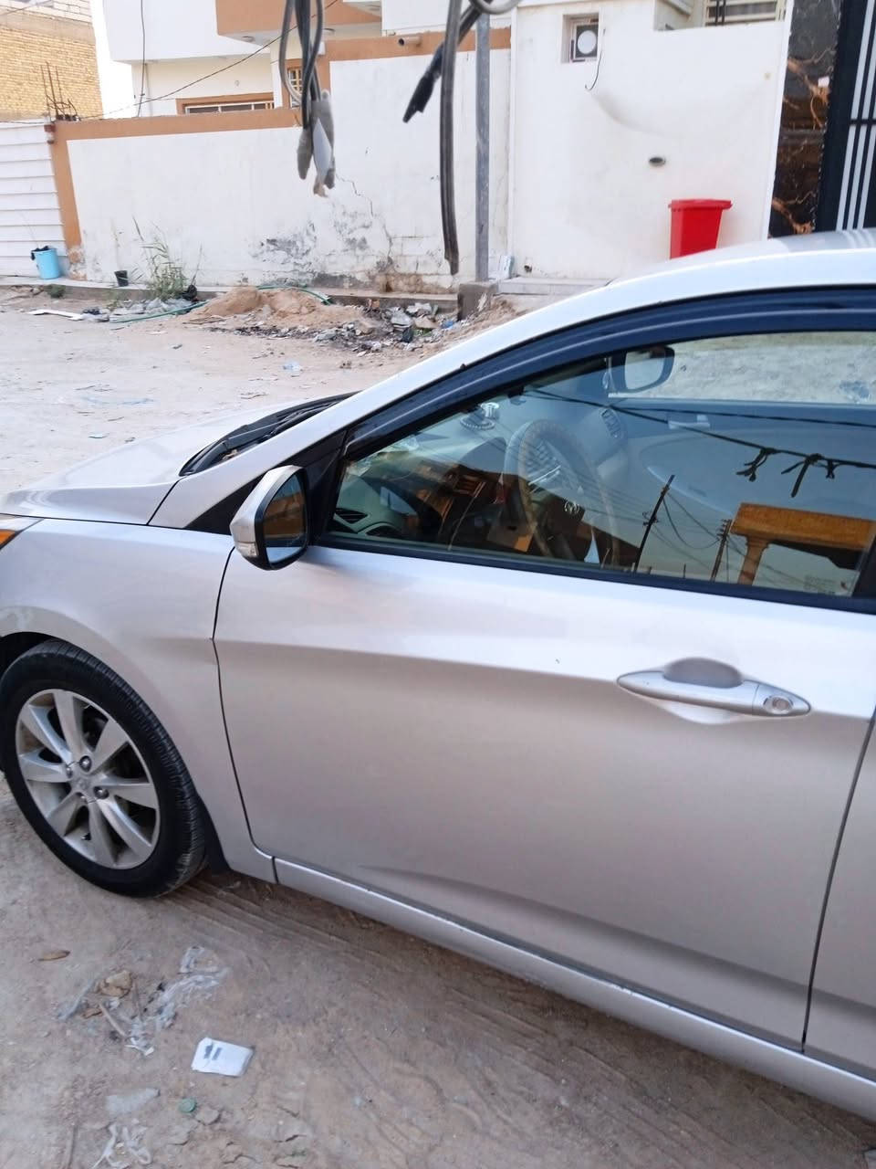 للبيع اكسنت 13 خليجي محرك 1600قطرتين 
محرك جديد 
باتري جديد 
تخم تاير 
 رقم بغداد باسمي 
*********** استفسار اتصل او واتساب
