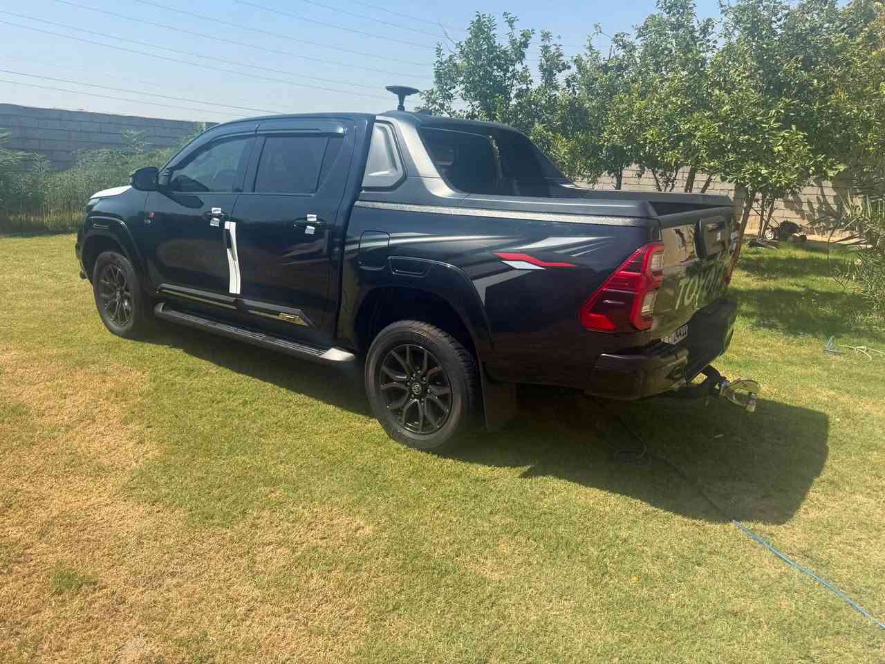 السلام عليكم للبيع
جي ار GR  
ماشيه 78 الف 
رقم اربيل  كفالة عامة 

موديل:-2022
6 سلندر  4.0L
لايت زينون 
كشاف امامي 
شاشه مركزيه 
كشن كهربائي 
رادار 
سياره
كاميره 360 درجه 
مثبت سرعة
شفتات قياده بلستيرن
تشغيل بصمه
دخول ذكي
اناره ترحيب بلمرايه
حساسات امامي خلفي 
مكيف خلفي

العنوان بغداد ناحية الرشيد 
***********
