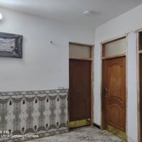 العزيزية الحي العسكري • ٣ غرف ٢٤٠م2 • مخدومة بالكامل