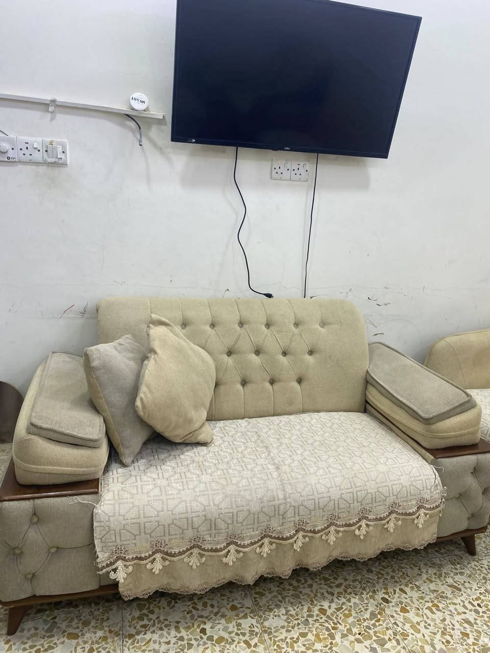 اغراض بيت للبيع اتخامة اثنين عشر مقاعد التخم على غسالة الصغيرة الي تصير ع السنك ثلاجة هيتاشي 9 قدم مستعملة للاستفسار ع الرقم ***********
