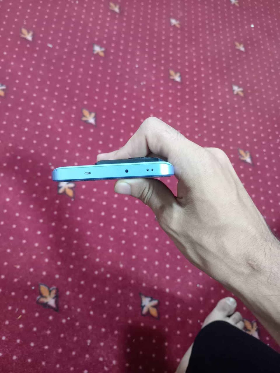 هاتف Xiaomi 13T Pro:🛑 بدون ملحقااات 🛑
المواصفات 
 * الذاكرة: 256GB تخزين مع 12GB رام.
 * الشرائح: يدعم شريحة مادية واحدة (Nano-SIM) بالإضافة إلى eSIM (الشريحة المدمجة).
 * الأداء: معالج MediaTek Dimensity 9200+ القوي.
 * الشاشة: AMOLED بحجم 6.67 بوصة وبتردد 144Hz.
 * البطارية والشحن: 5000mAh شحن خارق بقدرة 120W.
 * الكاميرا: ثلاثية بدقة 50MP بالتعاون مع Leica.
وحش الألعاب 120 فريم ببجي 🎮🔥
السعر 320 وبي مجال بسيط 
مكاني كربلاء الطاقة
رقم الهاتف *********** كربلاء, العراق

نص مكتوب في الصور:
- الإعدادات الحساب عناصر التحكم الرسومات الجرافيكية مفاتيح التحكم الحساسية الالتقاط نقطة التصويب والمؤثرات الصوت ورد فعل اللمس الإشعارات صوصية والاجتماعية تفضيلات الرسوميات مخصص معدل إطارات أفضل متوازنة رسومات أفضل معدل الإطارات: مرتفع الرسوميات: عالية الدقة Hub معدل الإطارات: اكستريم+ الرسوميات: متوازنة ساحة الانتظار معدل الإطارات: ألترا إكستريم الرسوميات: سلاسة فائقة القتال القتال ساحة الانتظار المنزل HUB الرسوميات تفضيلات معدل الإطارات إعدادات معدل الإطارات معدل الإطارات الحالي: 120 (إعادة التعيين لاستعادة إعدادات الرسوميات الافتراضية) إعادة ضبط الرسوميات