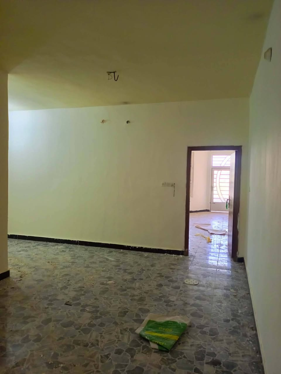 🏠✨ للإيجار – بيت 175 ✨🏠 
الموقع /حي الجامعه شارع عشرين 

📍 المواصفات:

🛋️ استقبال 
🏢 صالة 
🛏️ غرف عدد 2
🚿 مجموعة صحيات متكاملة
🍽️ مطبخ 
🌤️ ارضية بورسلين 
💼 كراج سيارة طارمة 

📞 للاستفسار: ***********
