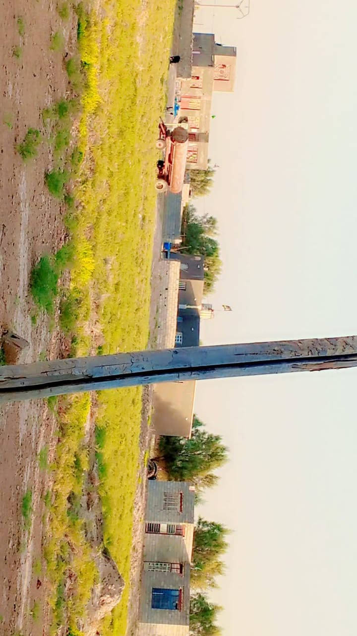 7 دوانم  واربع  بيوت بيه. مي  اساله.وكهرباء. الشارع  يبعد  200.متر   مكانه الشحيميه   //***********
