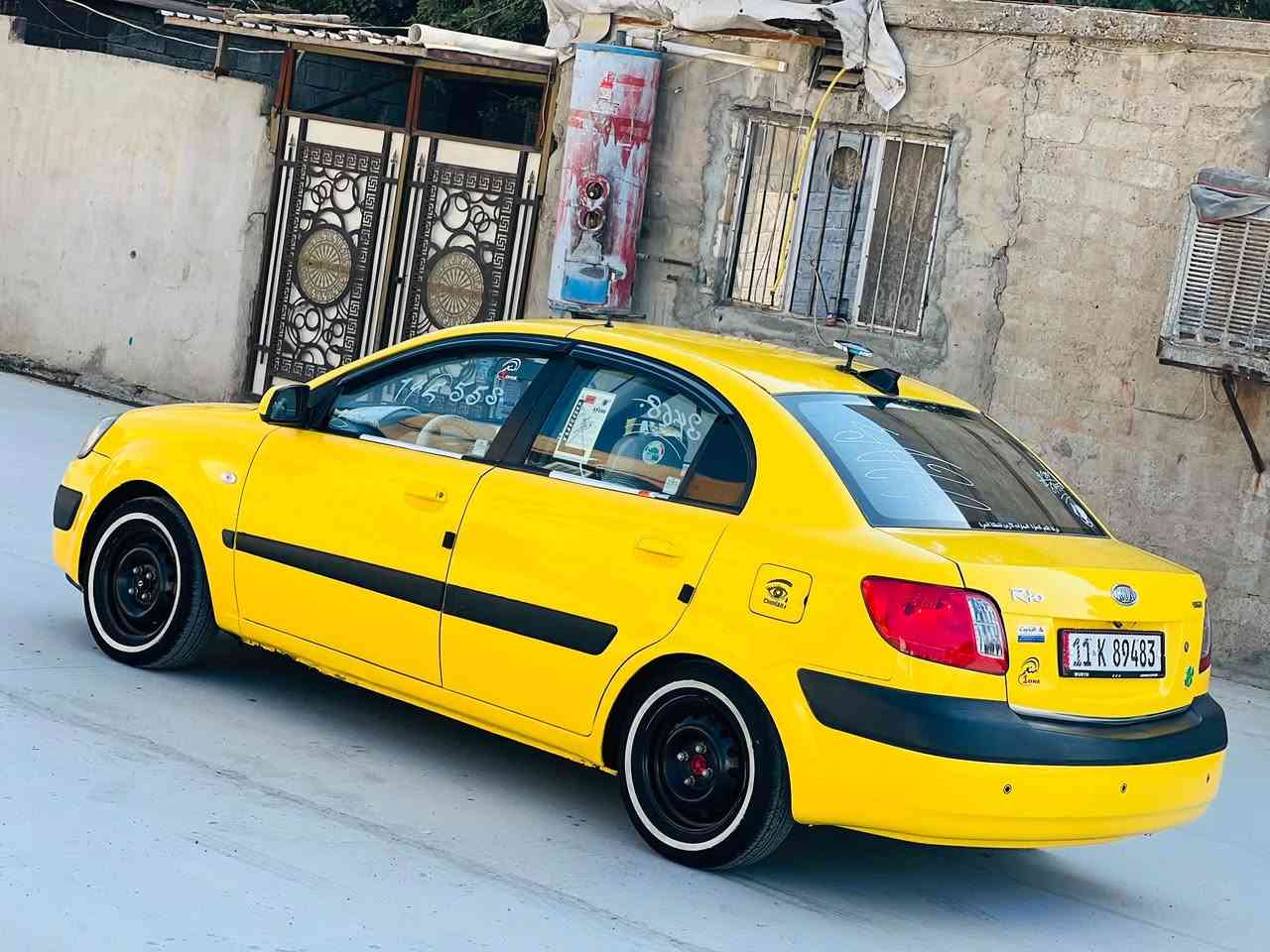 للبيع كيه ريو أمريكي موديل 2009 مكينه وكير شرط محرك 16 كير توماتيك كابون بانزين ماستر بيها هىيه وغرامات صفر رقم انكليزي هزه جديده سنويه لي 2031 شرط الوكاله والتحويل بل موصل السعر 80 وبيها مجال بدون ضرر جاملغ كدام وبوند تبديل بدون دواخل السياره فول توماتيك جامات كهرب مري كهرب تحكمات جهتين شاشه كاميره سستم سماعات وايرمنيه كلها شغاله طخم ورا وكدام جديد طخم تايه جديد استيرن بور جدد سياره جاهزه ربع ما يعوزها كبل ع شارع *********** // ***********  مكان السياره موصل جانب الايمن
