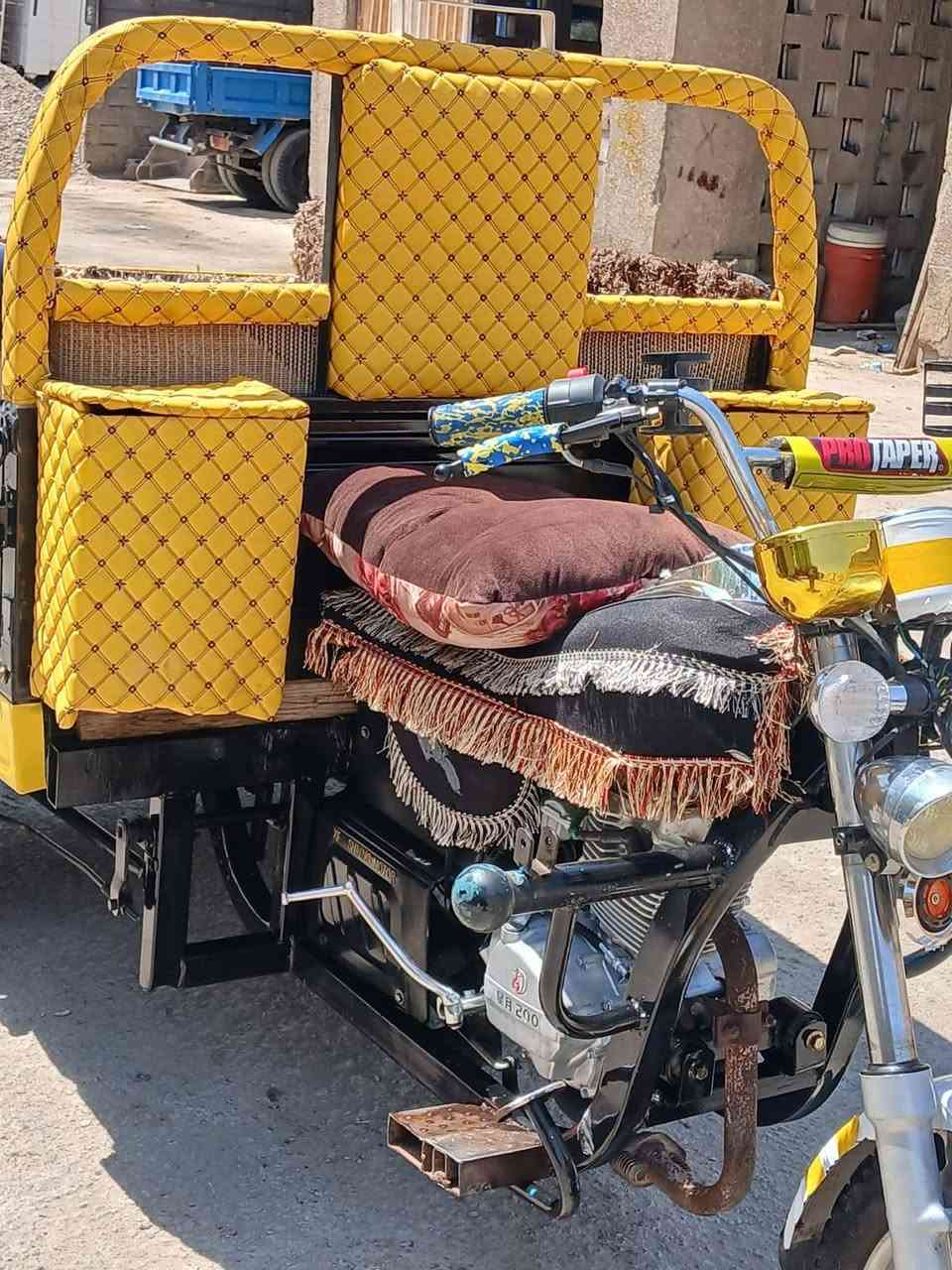 سلام عليكم
ستوته للبيع موديل 2024 
مكينه بلادي 200 برغي مامفتوح 
أوراق اصولي
كهربائيات امامي خلفي شغاله مكفوله 
ستوته ربع ماتذب  عليه كبل لشغل
بدي قلاب شاصي مكفول
مكان بغداد الدوره ابو جير
السعر مليون و850
الاتصال ***********
