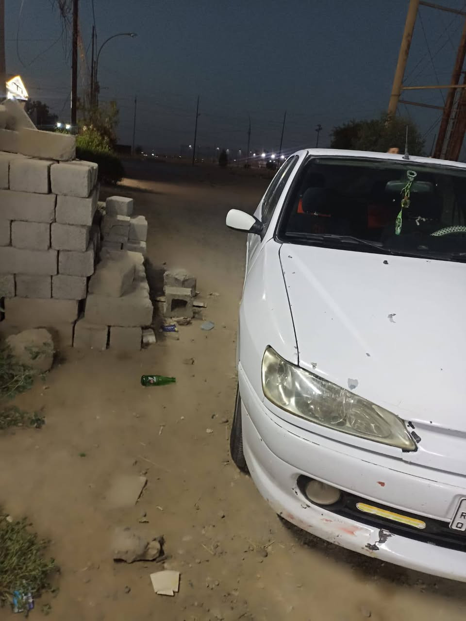 السلام عليكم 

بيجو موديل 2002 كير ومحرك شرط  صدر

 طخم تاير كلو جديد تبريد ثلج ويا سويج دوشمه داخل .🚗

رقم دولي سنويه لل31 شرط التحويل تتكاتب مع الشرعي 

السياره بدون صبغ بدون حادث بلادي شغاله ترايك بصره

مكان السياره كياره قاطع السبعاويين ملاحضه مكلف بل نشر

السعر 39 وبيها مجال بسيط 

رقم صاحبها    ***********
