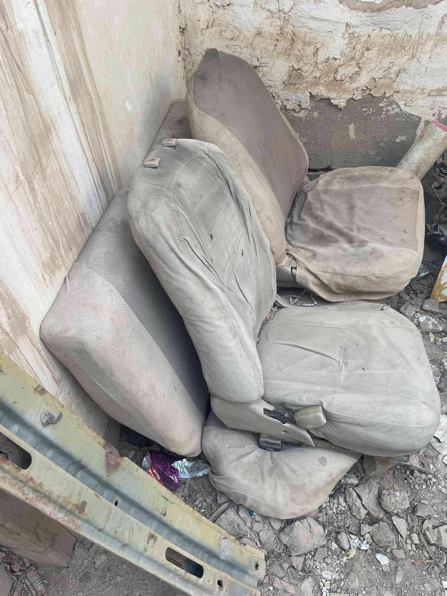 السلام عليكم من رخصه مدير الكروب ادوات جيلي ام كي ٢٠١١ شتريد موجود جامه خلفيه صالنصه تانكي دكشن عينه وصينيه عنبار بريك وبريشر عنبار كلج بيبان جاملغات تنته قمارة حاجه نضيفه يوجد توصيل للحجز واتساب ***********
