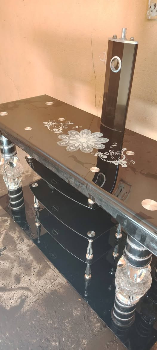 ميز زجاج للبيع سعر 30 الف
***********
