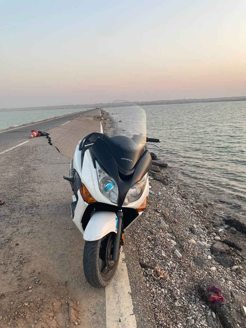 جيتي مكينه ٤٠٠ مكينه مكفوله
مواصفات 
اي بي إس مانع نزلاق 
شاشه جي بي إس  
 اوفر 
فجوج ذهبيه 
سعر ١٥ وبيها مجال  الشراي يتصل ***********
بغداد

