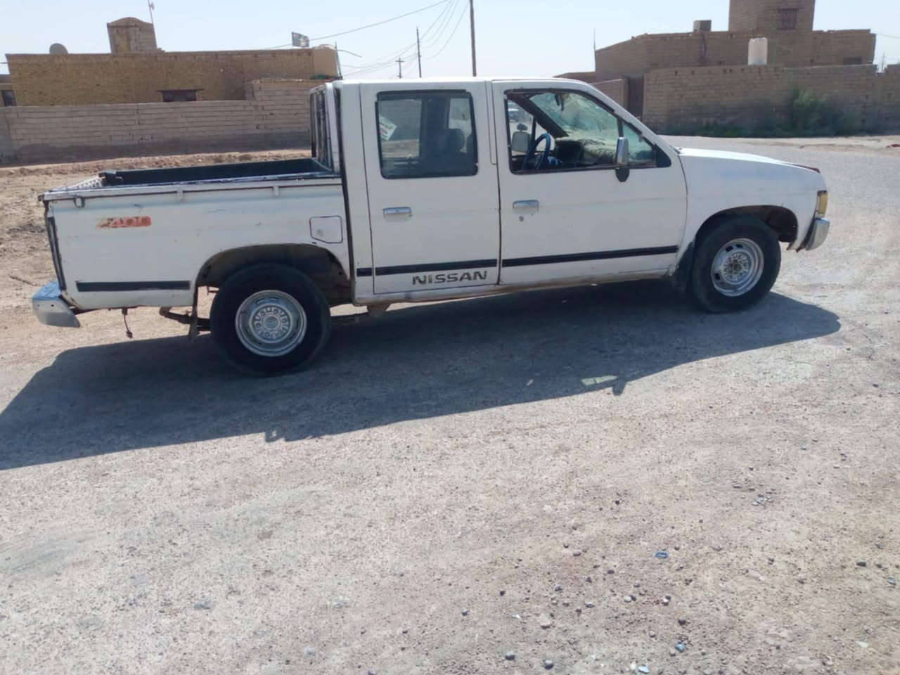 سلام عليكم لبيع نيسان مديل 93 رقم ميسان مشروع وطني شرط تحويل محرك 2400بدايه تبخير كير مكفول شاصي نضيف سياره بلاديه حلوه جاهزه مالت جناي ترايك وين ماتريد
 سعر 20وبيه مجال 
تصل *********** 
مكان سماوه الخضر
