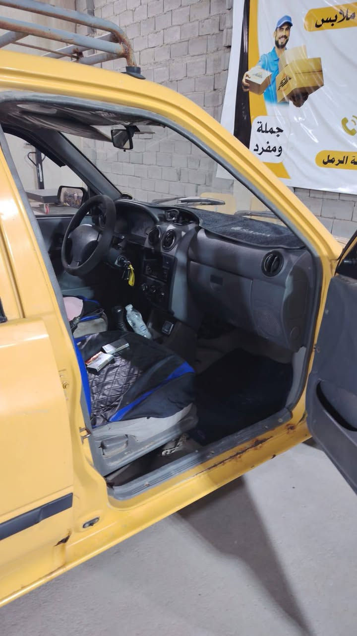 السلام عليكم
سايبا ١٧ رقم بصرة 
كير ومكينه حلوات هيئه وغرامات تنزل من السعر وإذا اكو مراوس محور كرسته أو مارك وانطي فرق 
السعر ٢٠ وبيه مجال 
***********
