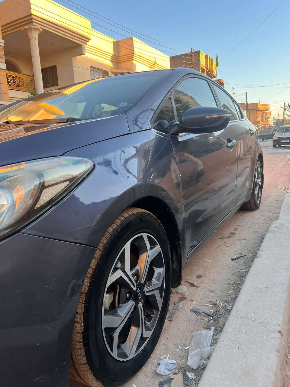 سيراتو 14 فول 
مكان سيارة سيدية او محمودية 
3 بصمه 
تشغيل * ابواب * جنطة 
تبريد قطعتين 
فول تحكم ستيرن 
مثبت سرعة 
شفتات 
شاشه اعطال 
حساسات امامي خلفي بلادي 
كامرة شاشه لمس بلادي 
كشنات جلد 
تبريد بيانو 
مري شفط 
ترحيب من تقرب ع. سيارة 
3 وضعيات قيادة 

رقم اربيل 
كير محرك مكفولات 
تخم تاير جديد
منضومه زنون الاصلي ابو 250$
تخم ويل 16 مال موديل ال20
باتري جديد
قبل شهر سويت ادامة كامل للسيارة 
اي نقص ماكو تروح بوجهك للهزة
سعر 94 وبيها مجال قليل 
التواصل ***********
