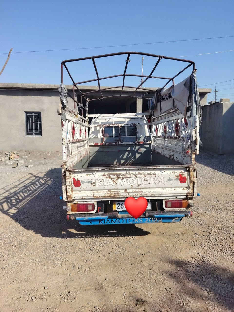 كيا فونتيرة قمارة وربع قلاب   
موديل 2000 رقم صلاح الدين دولي 
شرط التحويل 
سنويه ل31  بدون ضرر كير + محرك + اكسن گلو شرط كهربايات كلها شغاله سياره مال جناي ماتصرف عليها ربع 
حصة كاز 
سعر /***********
