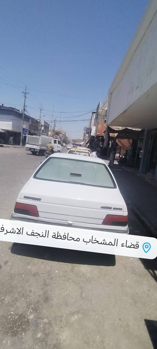 السلام عليكم اخوان سياره بيجو 405 لون ابيض سياره حلوه جاهزه من كل شيء كير مكينه تبريد حداديه تايرات نظيفات رايدها ب 35 بها مجال للطيبين عنوان النجف قضاء المشخاب رقم التليفون ***********
