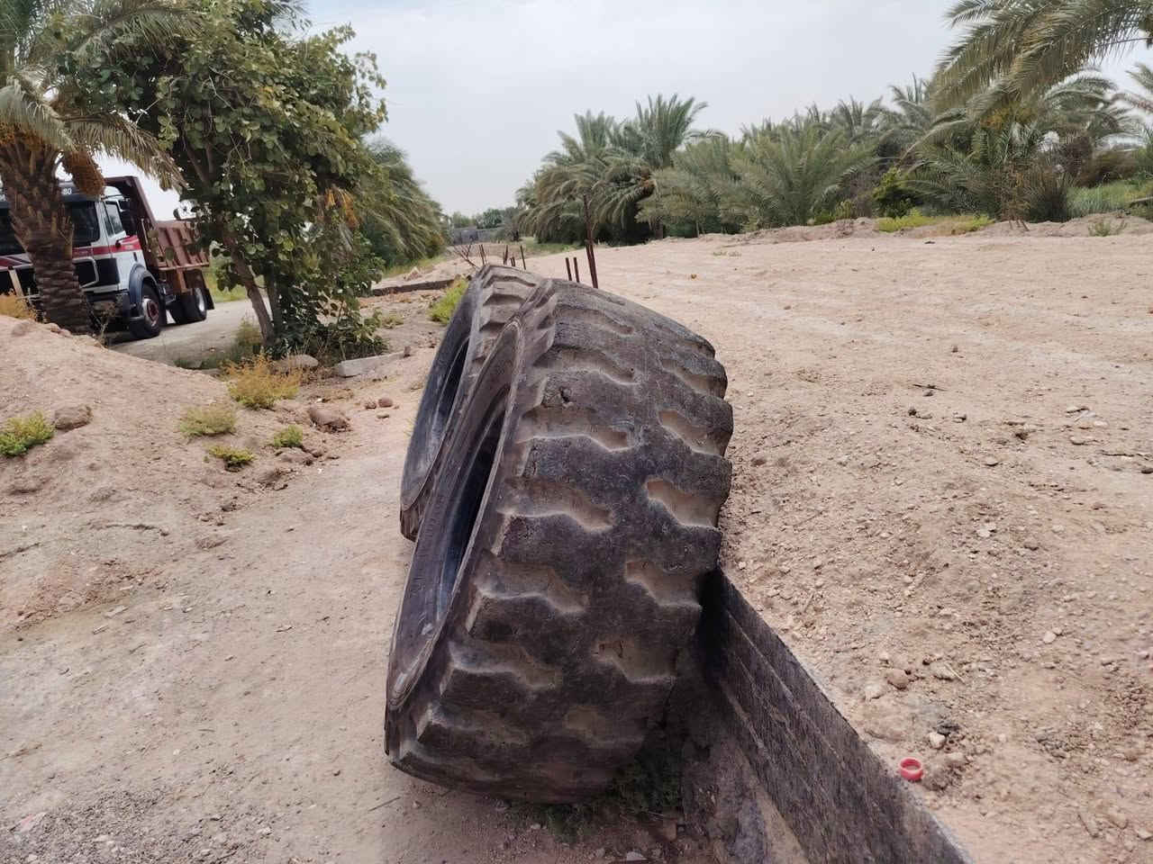 للبيع زوج تاير20،5،25 ياباني***********
