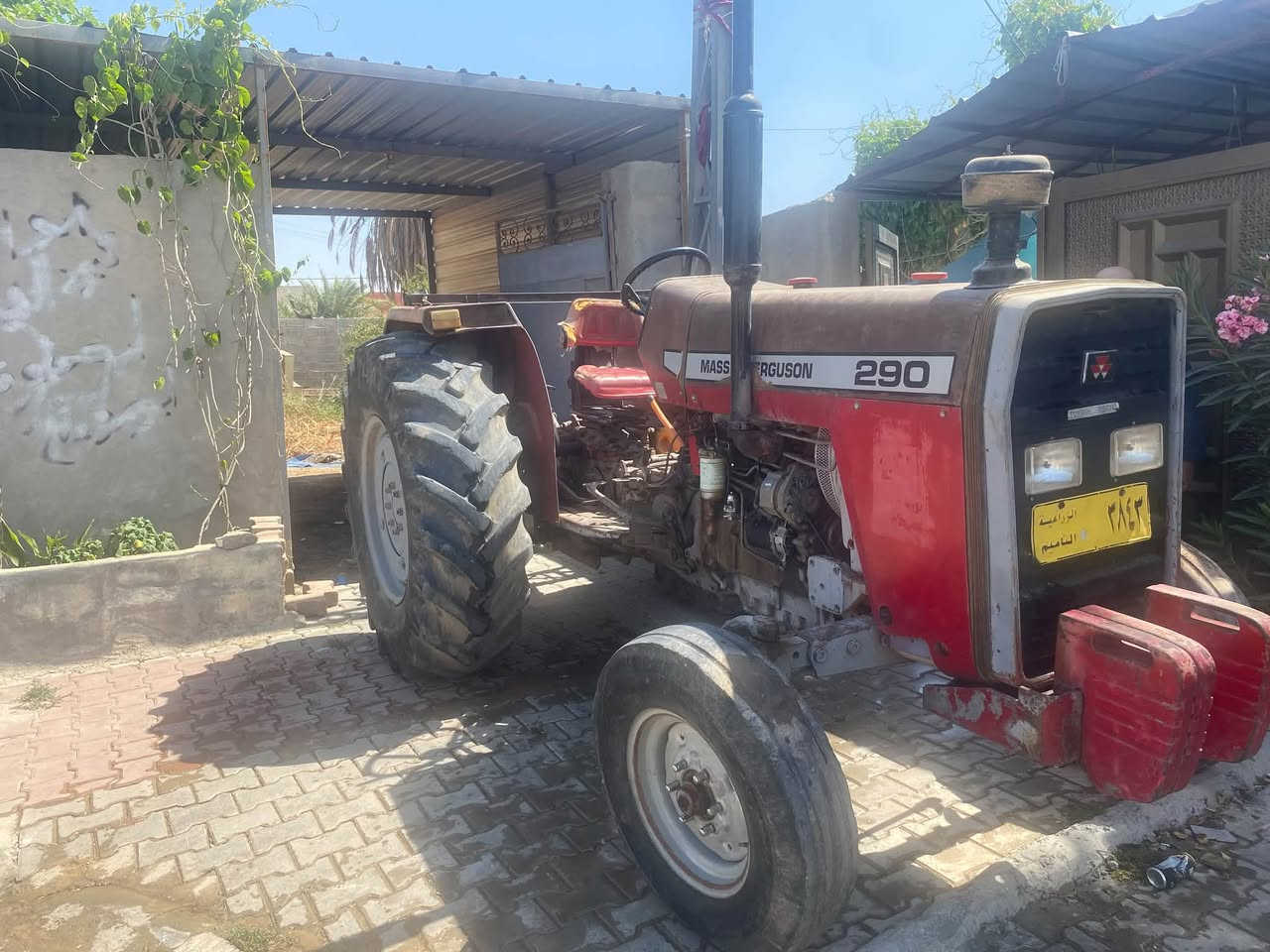 للبيع جرار زراعي Massey Ferguson 290
الماركة: ماسي فيرغسون (Massey Ferguson)
الموديل: 81 
المحرك: شرط لا صرف ولا بخار وتجفيد جديد
مناسب للحراثة والسحب وجميع الأعمال الزراعية. للاستفسار والمعاينة: التواصل على الخاص أو الاتصال على الرقم  الزين(***********)
اسيا(***********)
