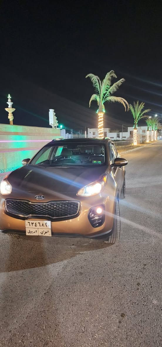 السلام عليكم
سبورتج 2019 وارد امريكي
محرك 2400 GDI
سلايد روف بانوراما
فل مواصفات
حادث/ جاملغ ايمن و شوية بالباب.
ماشيه 80 الف 
السعر 138 ورقه

***********
