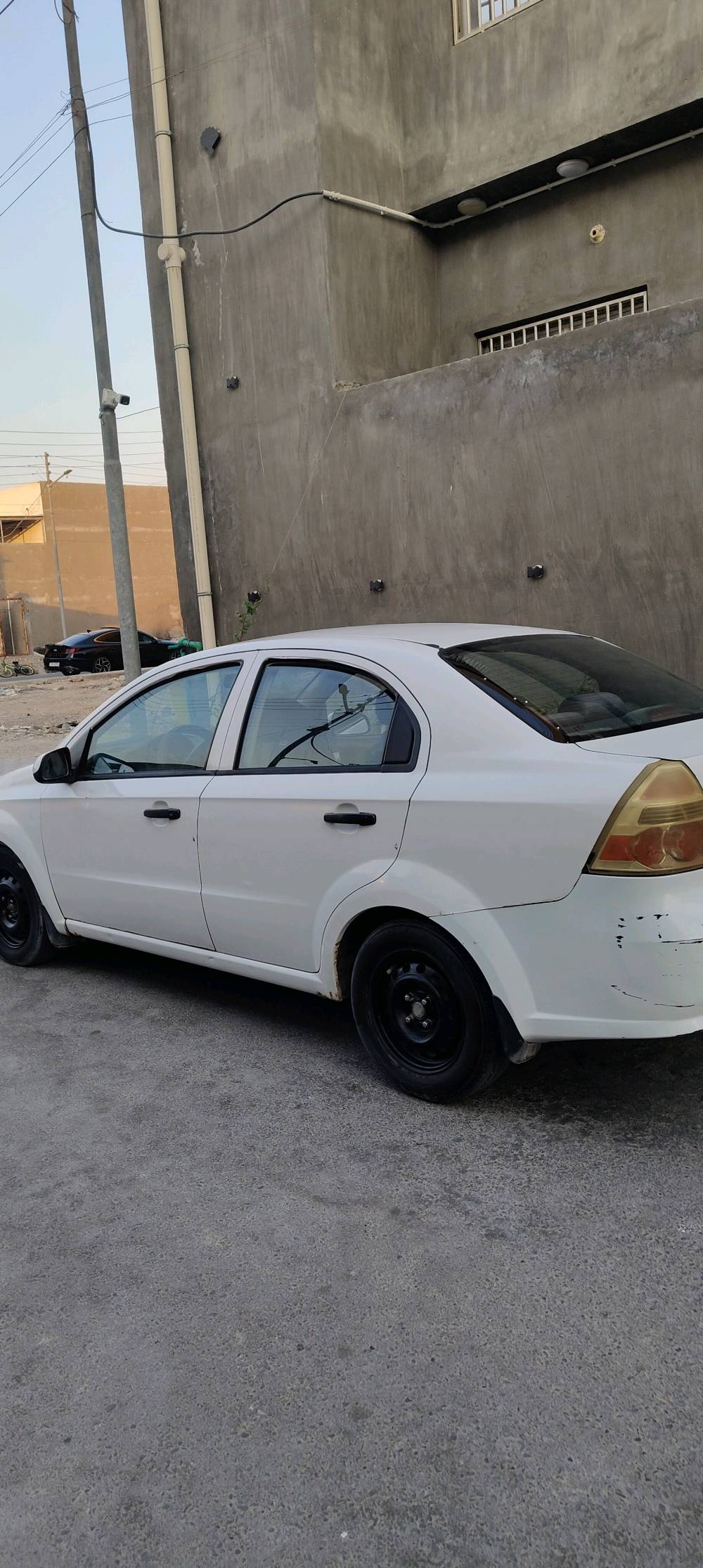 *للبيع افيو وارد خليجي 🚗*

*المواصفات:*
- الموديل: 2009
- المحرك والكير: اوتوماتيك بحالة جيدة جداً
- التبريد شغال
- اللون: ابيض
- الرقم: انكليزي باسمي وتحويل ثاني يوم مضمون
- العنوان: البصرة - ابو الخصيب

السيارة نظيفة ، محرك وكير مكفولات،السياره فقط تحتاج بعض الترتيبات البسيطة على ايدك.

*السعر: 50 ورقة وبيها مجال حك الجية للشراي
للاستفسار مراسلة خاص

-