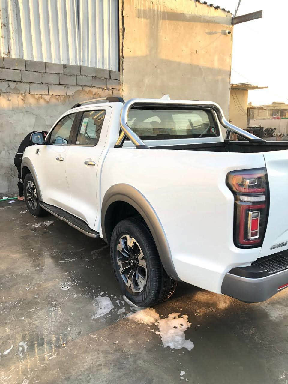 بيكب گريتوول • فور ويل • كفالة