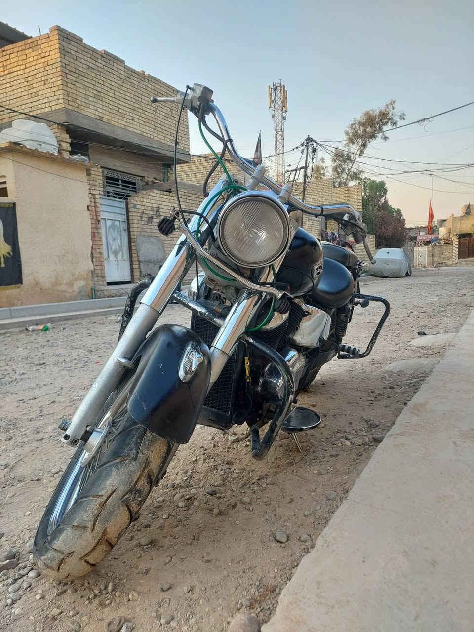 سلام عليكم شباب هوندا شادو 400cc كلشي موضح بالتصوير مكان بعداد بلديات ستفسار *********** خوان سعر مليونين وربع وبي مجال
