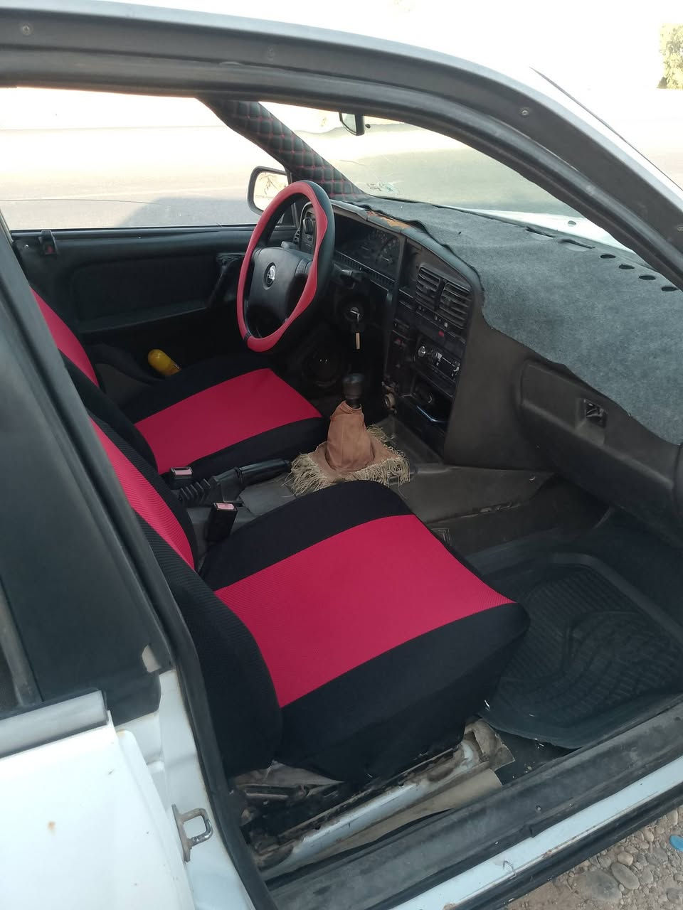 مكلف بل نشر اوبل اوميكا حجم 20 رقم نينوى الماني سنوية خضرة محرك ولكير شرط سيارة جاهزة ومايعوزة شي ولسعر 22 ورقة ***********
