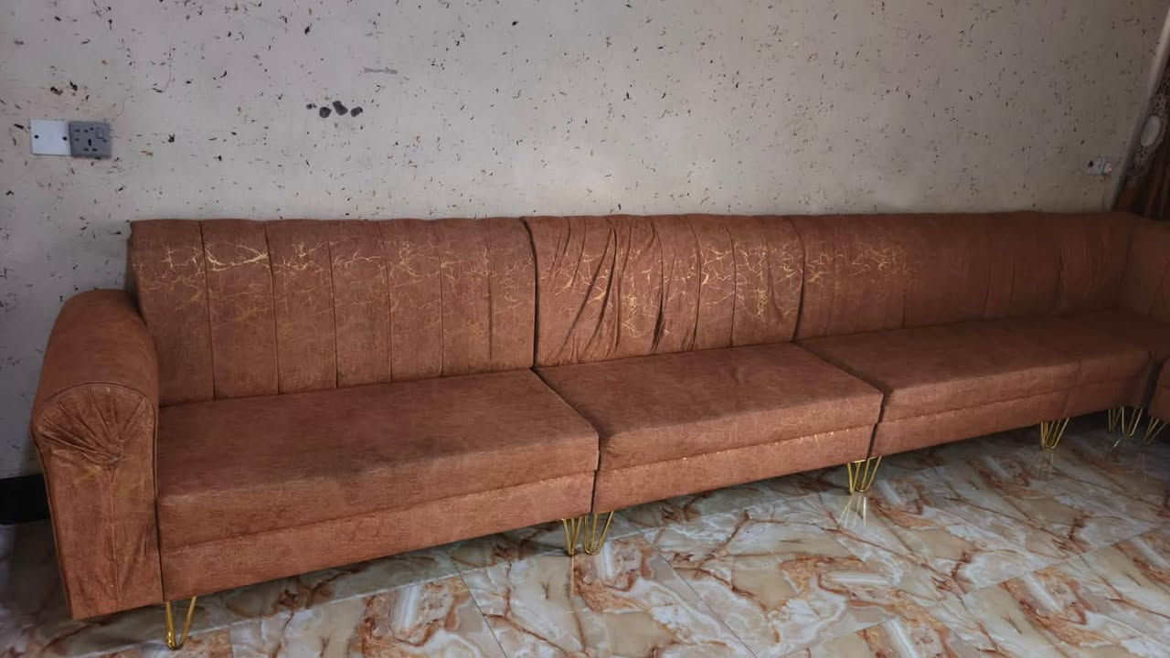 السلام عليكم ديوان خمس قطع عشر مقاعد استخدام شي قليل سعره مناسب للاستفسار ***********واتساب 
ملاحضه اشعندك اشتري
