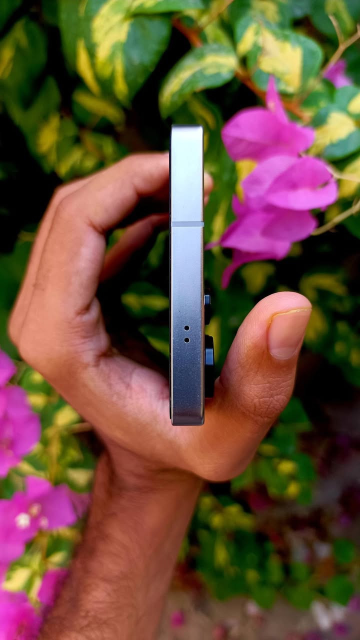 سلام عليكم
اخظر تيتانيوم  S25 Ultra 1TB  شرق اوسط دبل sim المفقود من السوك.
الجهاز كامل ما بيه اي نقص مكفول من كلشي الجهاز مثل ما موضح بالصور. الجهاز نظيف بيه حمايه عدسات  وسكرين برايفسي وذني الملحقات يجن وياه.
(2 كفر ،وسماعه، وسلك الشاحن الاصلي، وشاشه حمايه مات طافي انته تركبهه).
ما متواجد عل فيس بس واتساب وتوصيل داخل بغداد فقط.
مكاني:الصابيات قرب مجمع بوابه الكاظمية.
واتساب: ***********.
السعر: 1450 وبيه مجال.
