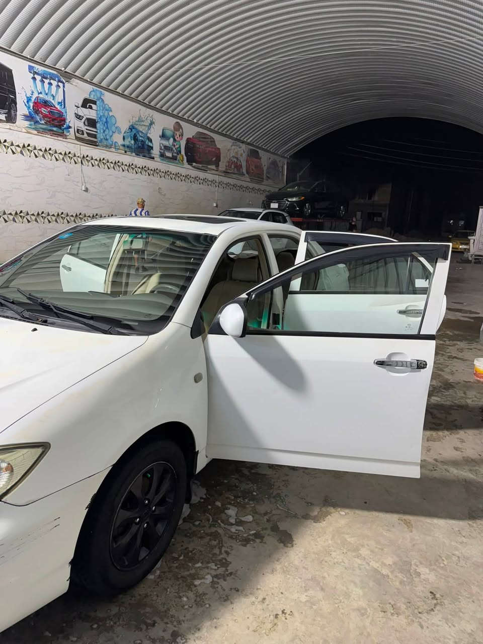 السلام عليكم ، BYD F3 2013 

رقم بغداد(11)الدولي سنويتها لل2029 

محرك 1600 لانسر ((ياباني)) والكير عادي 5 نمر ايضا لانسر ((ياباني)) 

المحرك والكير بلاد وليس تحوير ⚠️ 

السياره عليها ادامه كامله من بلكات نوزلات فيت بم حتى (منضومه التبريد جديده)

السياره بيها جراد خفيف وموضح بلصور والهلاهات مصبوغات اثر خياسات 

السياره استخدام شخصي ومال بيت موديتني ومرجعتني ونعمه من الله 

السعر: 57 وبيها مجال بسيط للطيبين 

العنوان: بغداد الدورة 

محمد العبيدي : ***********
