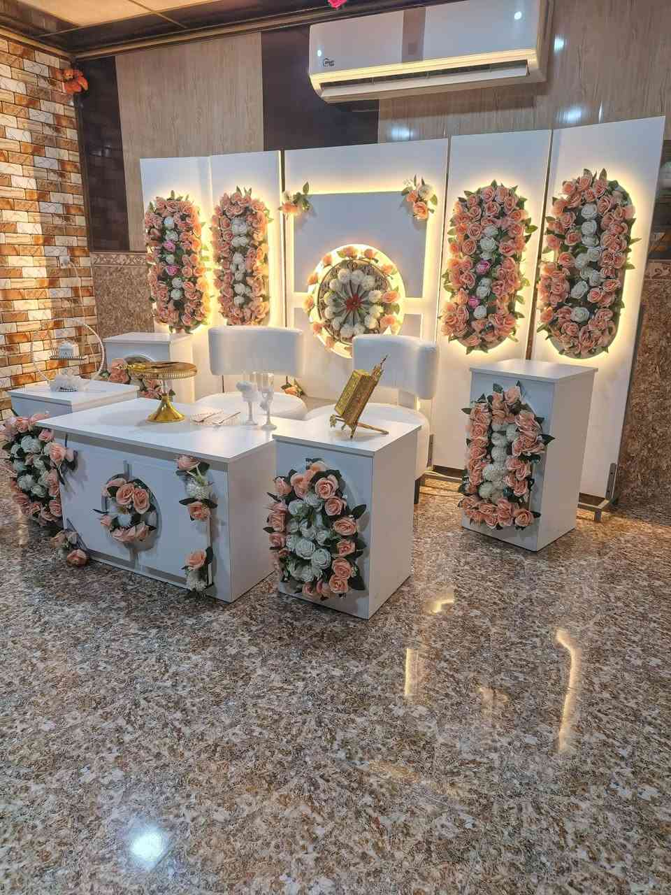 تجهيزات_حمودي 
كوشه خشب تركي للبيع 
 كامل اي نقص ما بيها نضيفه 
خيسان ما بيها قواعدها كامله اي نقص ما بيها 
الكوشه متكونه من 10قطع
الاناره كلها شغاله 
شالزونه نضيفه 
للاستفسار الاتصال او مراسله على الواتساب 
***********واتساب
***********
