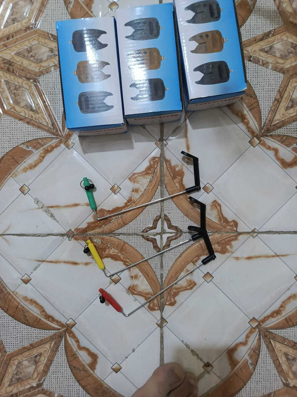 السلام عليكم 

ستان كامل مكمل  حتى الاجراس 

حط سعرك وبالعافيه ***********

