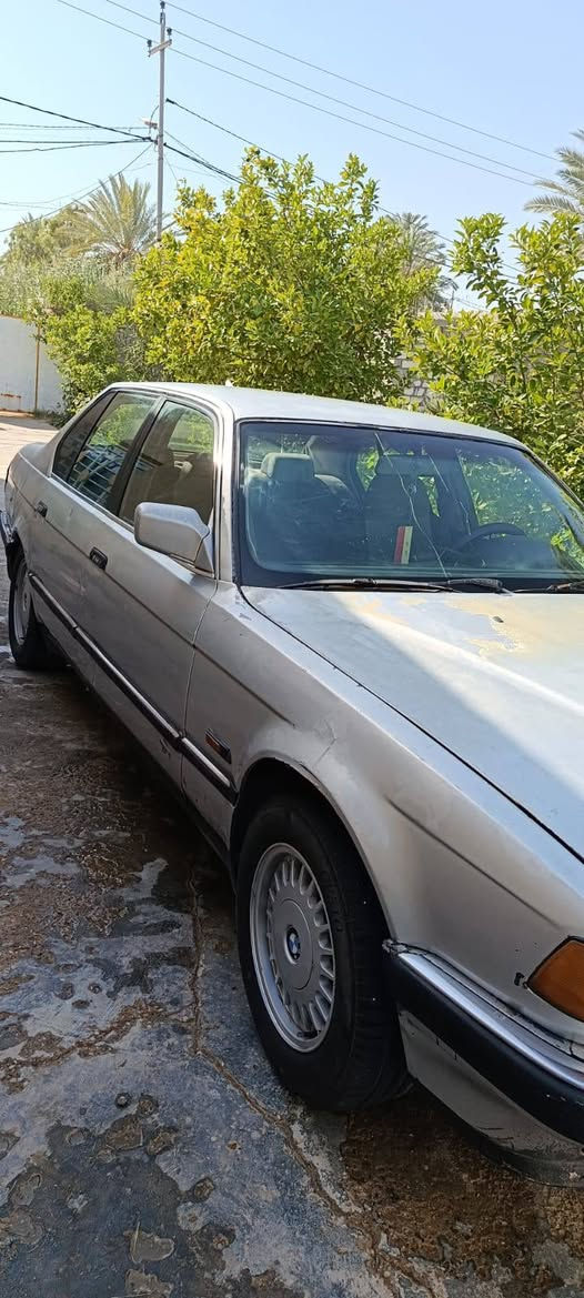 سلام عليكم من رخصت الادمن سياره Bmw735 محرك 6سلندر كير عادي محرك نظيف حداديه نظيفه تبريد شغال سنويه 2030 تحويل مباشر بسمي رقم انكليزي كربلاء تخم تاير جديد السعر 30ورقه العنوان  كربلاء رقم الهاتف ***********
