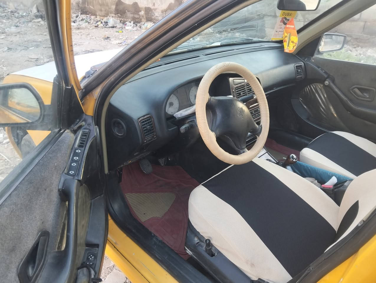 سلام عليكم سياره بيجو بارص موديل 15 سياره كفاله عامه من دبديل من الظربه بيهة سياره بس هلالت معمره فقط تبريد ثلج تخم تاير جديد صدر امامي خلفي جديد مكينه وكير جدد ترايك زيرو كهربائية كلهة شغاله مصفره سياره بس سنويه صالهة 4تشر من صقطت تره سنويه بل سنه عشرتالاف دينار بس ساره حلوه وناعمه مكان سياره بل حسينية مال راشديه سعر 42بيهة مجال اتصال بل رقم ***********
