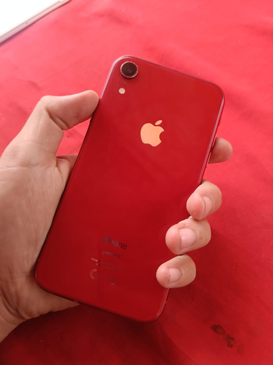آيفون XR • ٦٤ • احمر